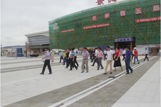 喜迎十九大，身邊看變化——我市干部賢內(nèi)助、鄉(xiāng)鎮(zhèn)街道負(fù)責(zé)人參觀高鐵商務(wù)區(qū)