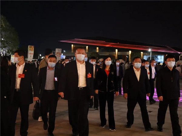 人大代表、政協(xié)委員打卡《china》
